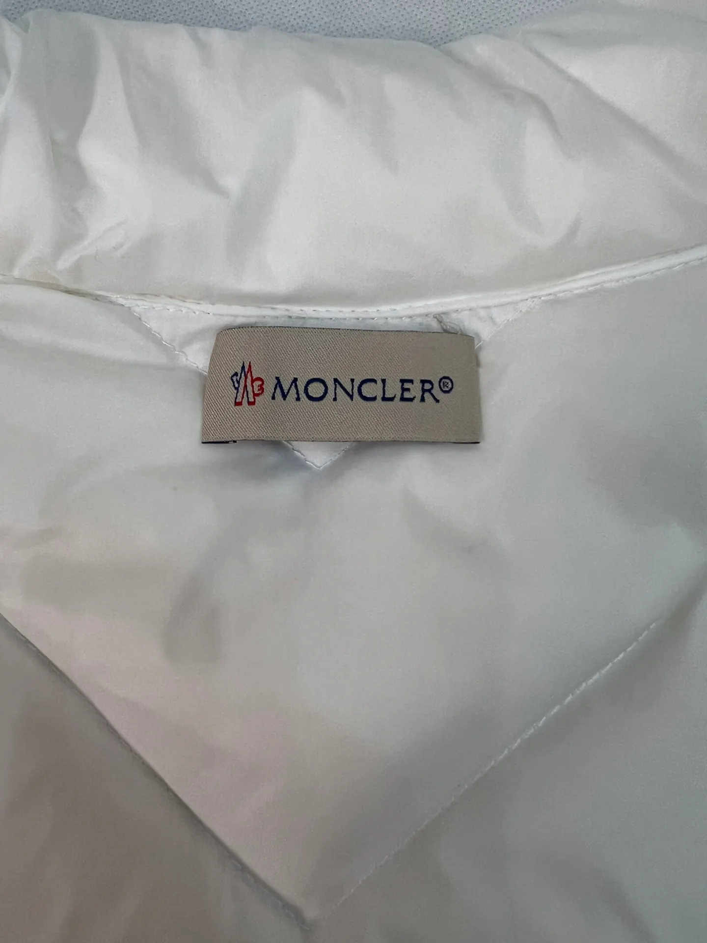 Куртки И Пуховики Женские Moncler 18599772
