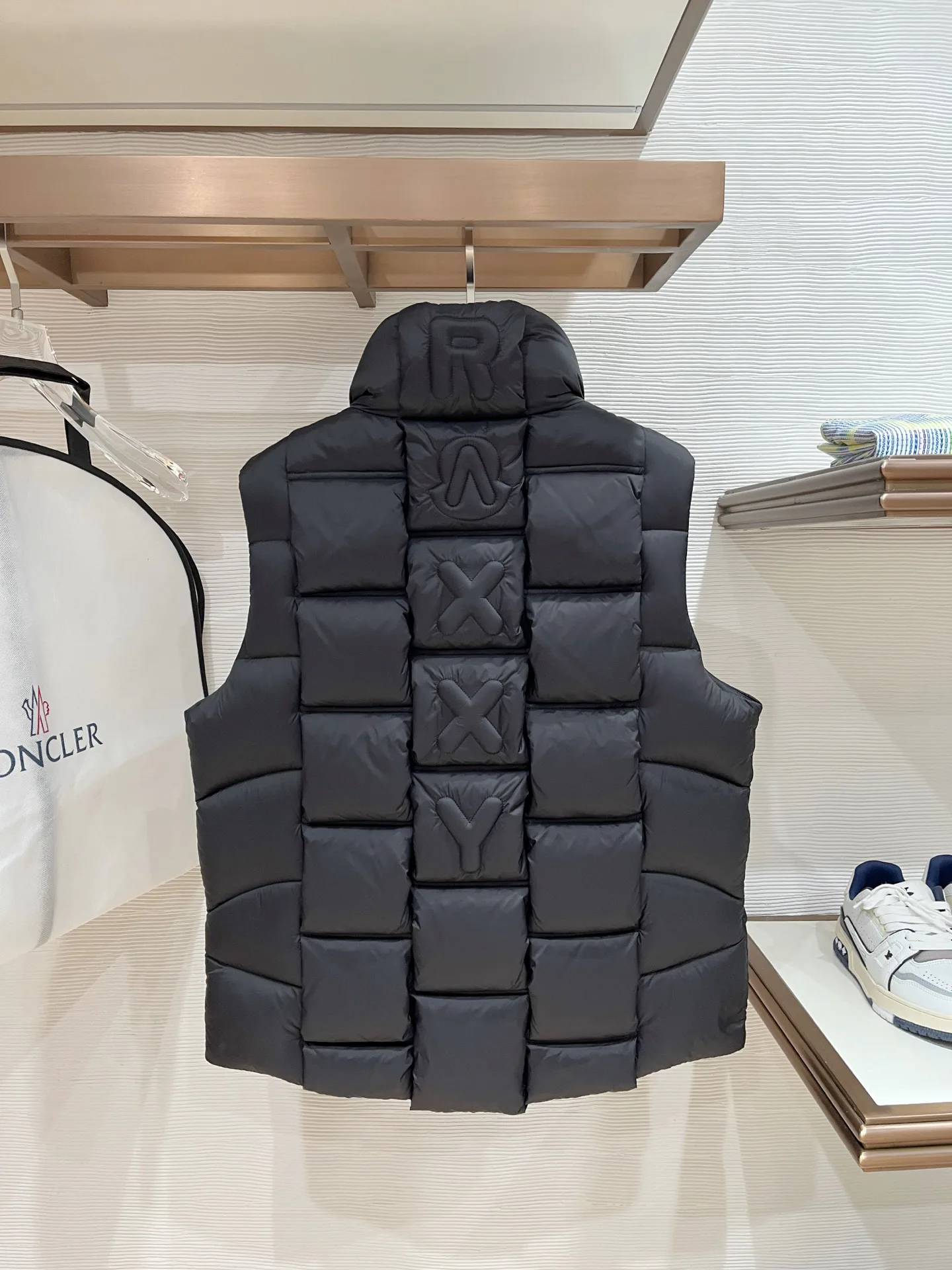 Жилеты Женские Moncler 18639708