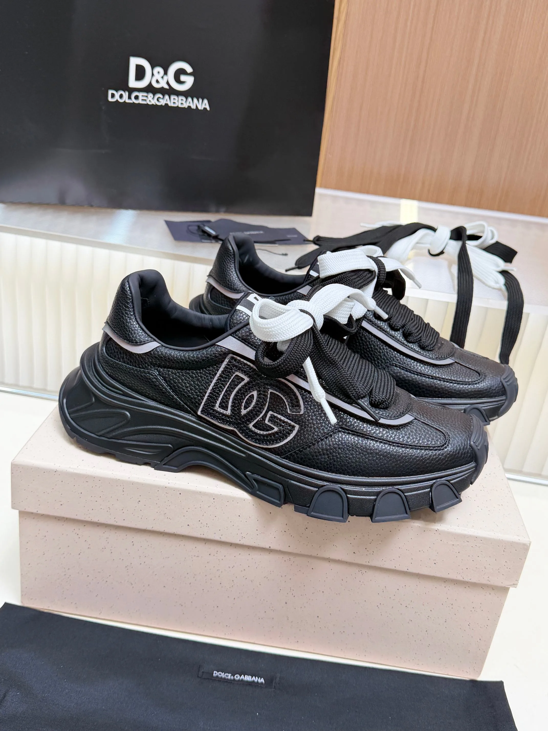 Кроссовки Женские Dolce & Gabbana 17725148