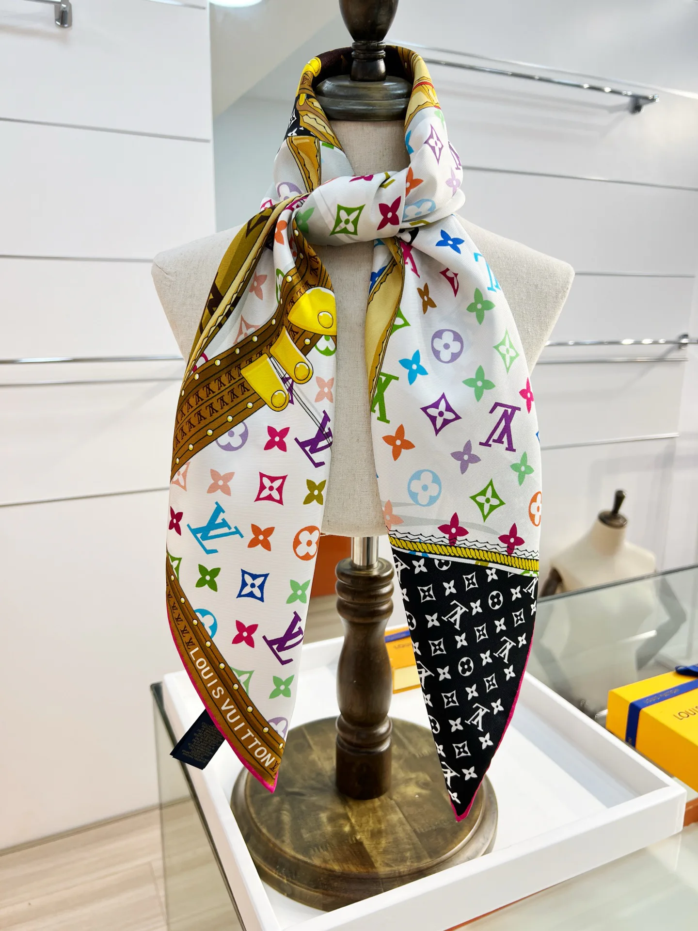 Платки Louis Vuitton 11649641