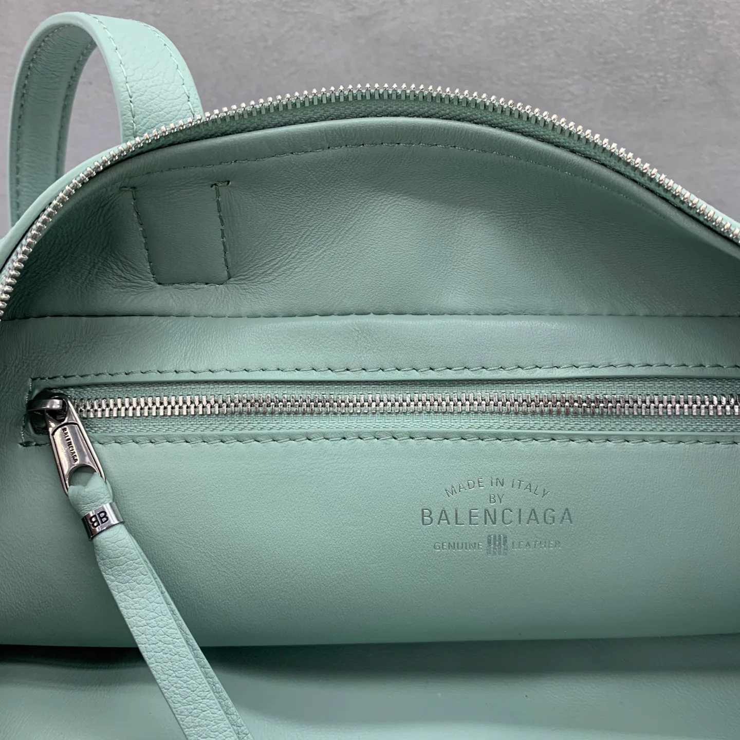 Классические Сумки Женские Balenciaga 18136627