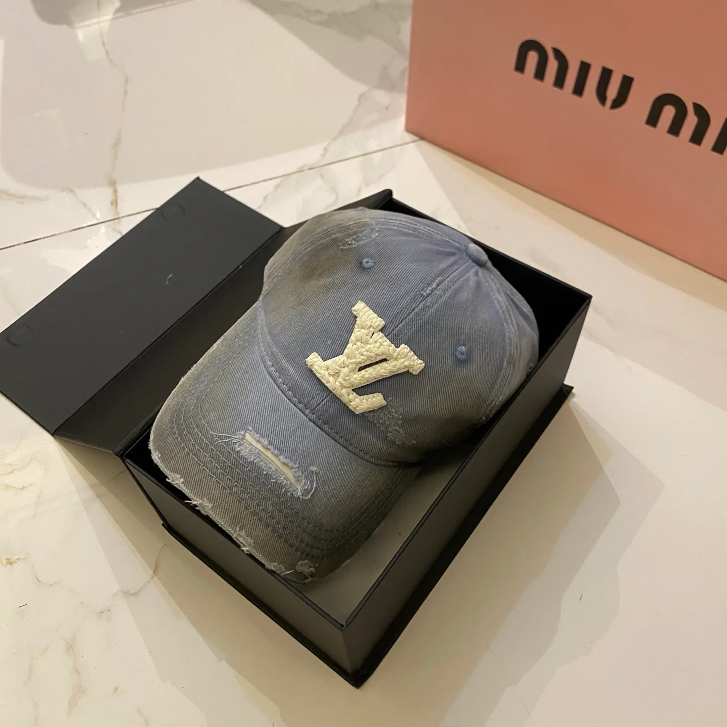 Головные Уборы Louis Vuitton 11852939