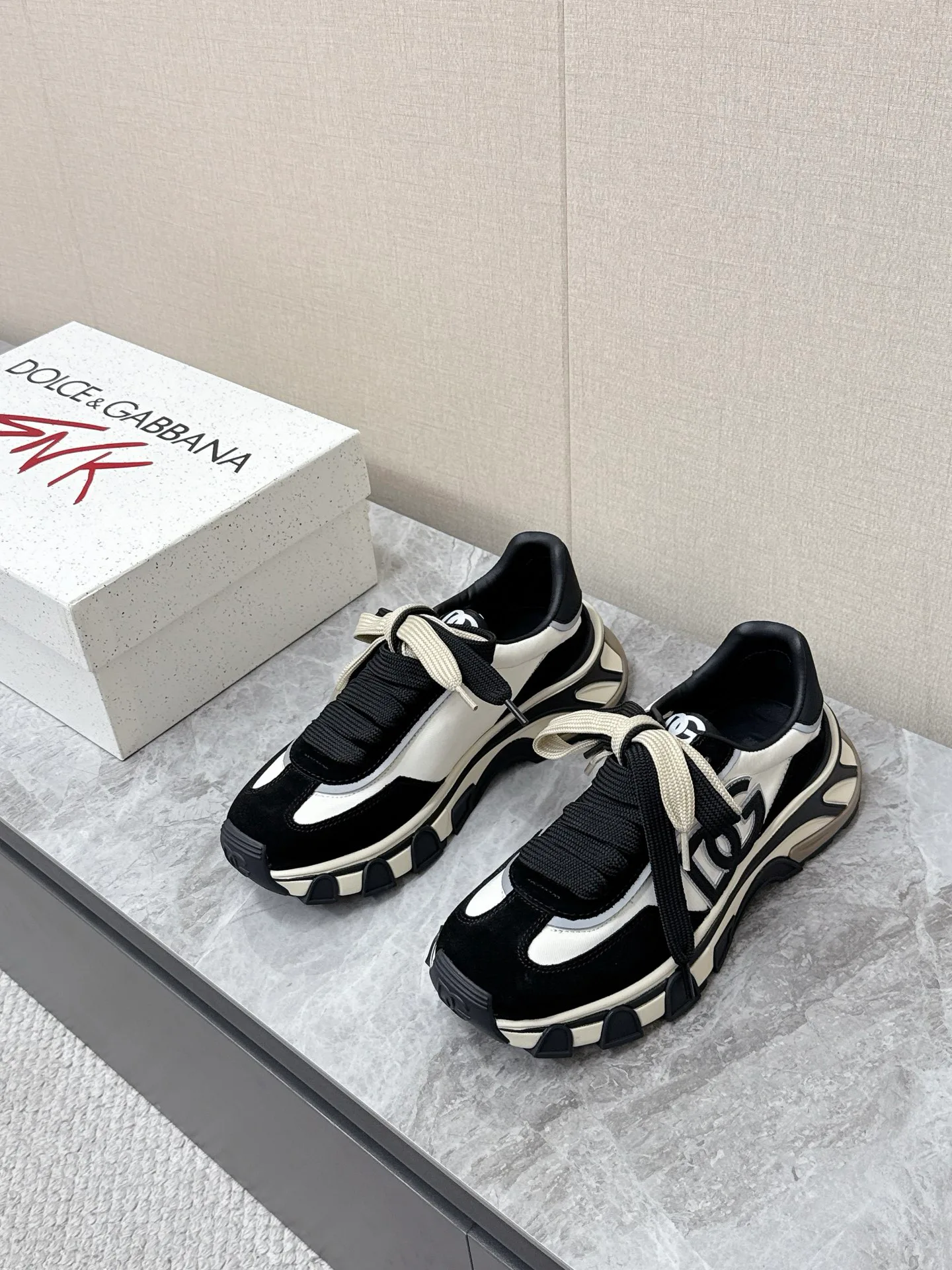 Кроссовки Женские Dolce & Gabbana 14730179
