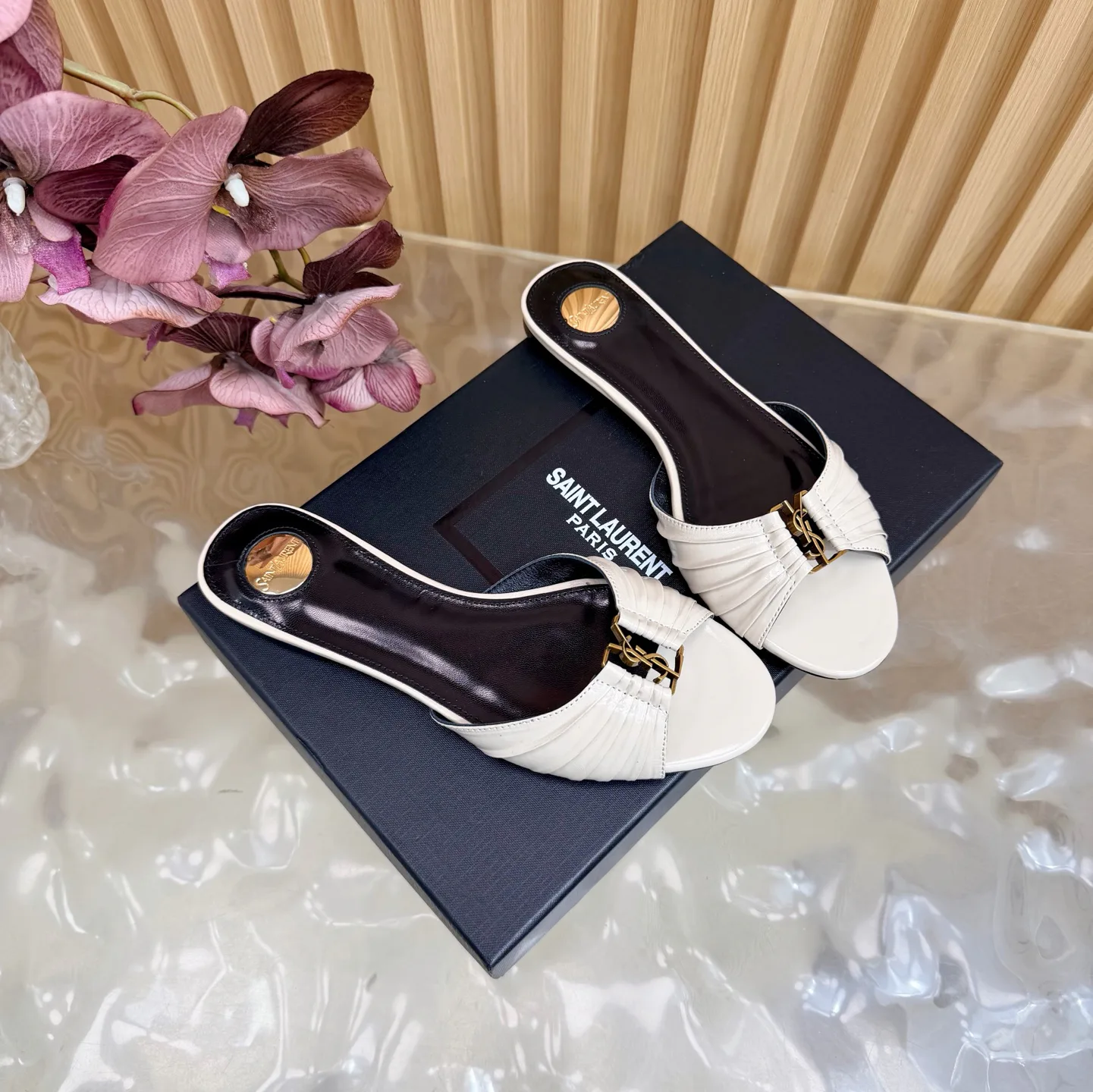 Шлепанцы Женские Saint Laurent 11660316