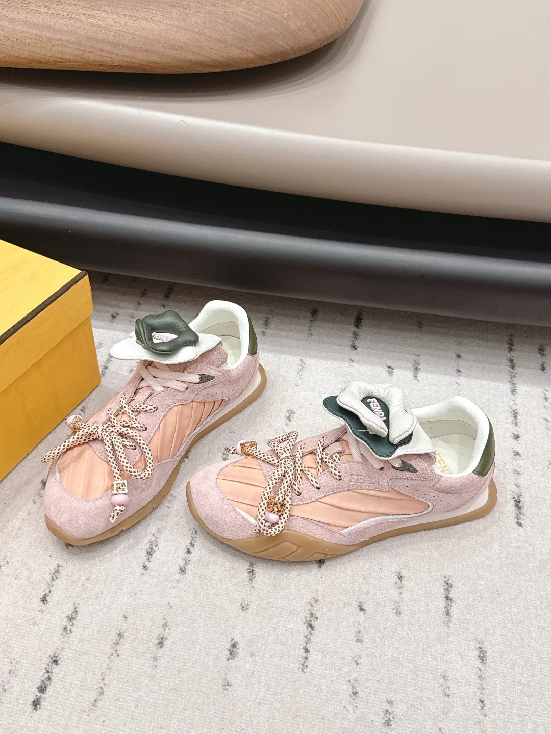 Кроссовки Женские Fendi 12156467