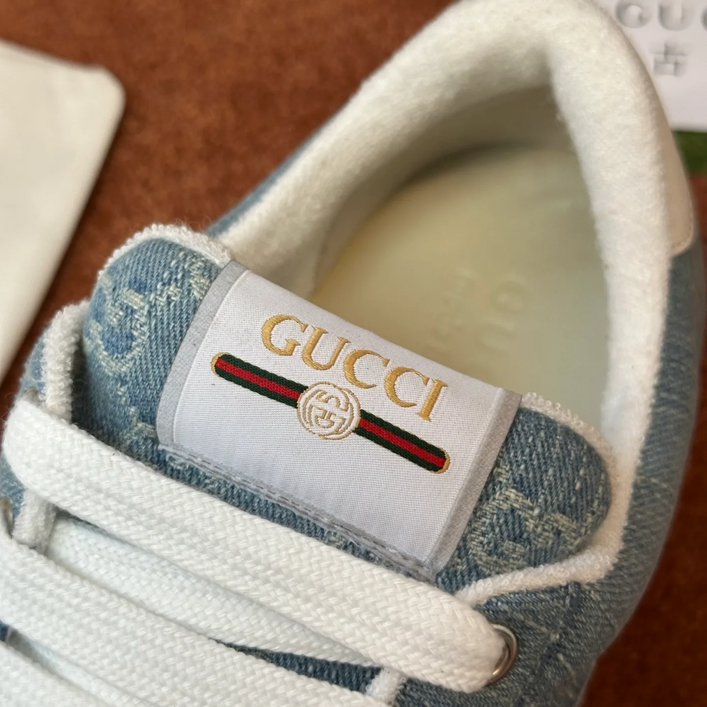 Кроссовки Женские Gucci 698246