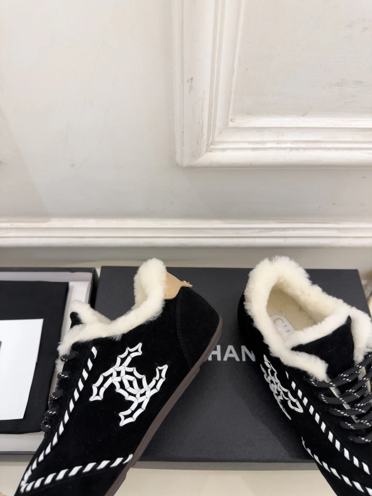 Кроссовки Женские Chanel 18998298