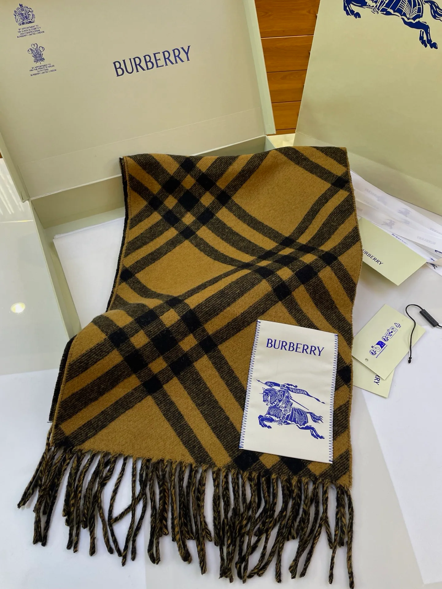 Шарфы Burberry 266422