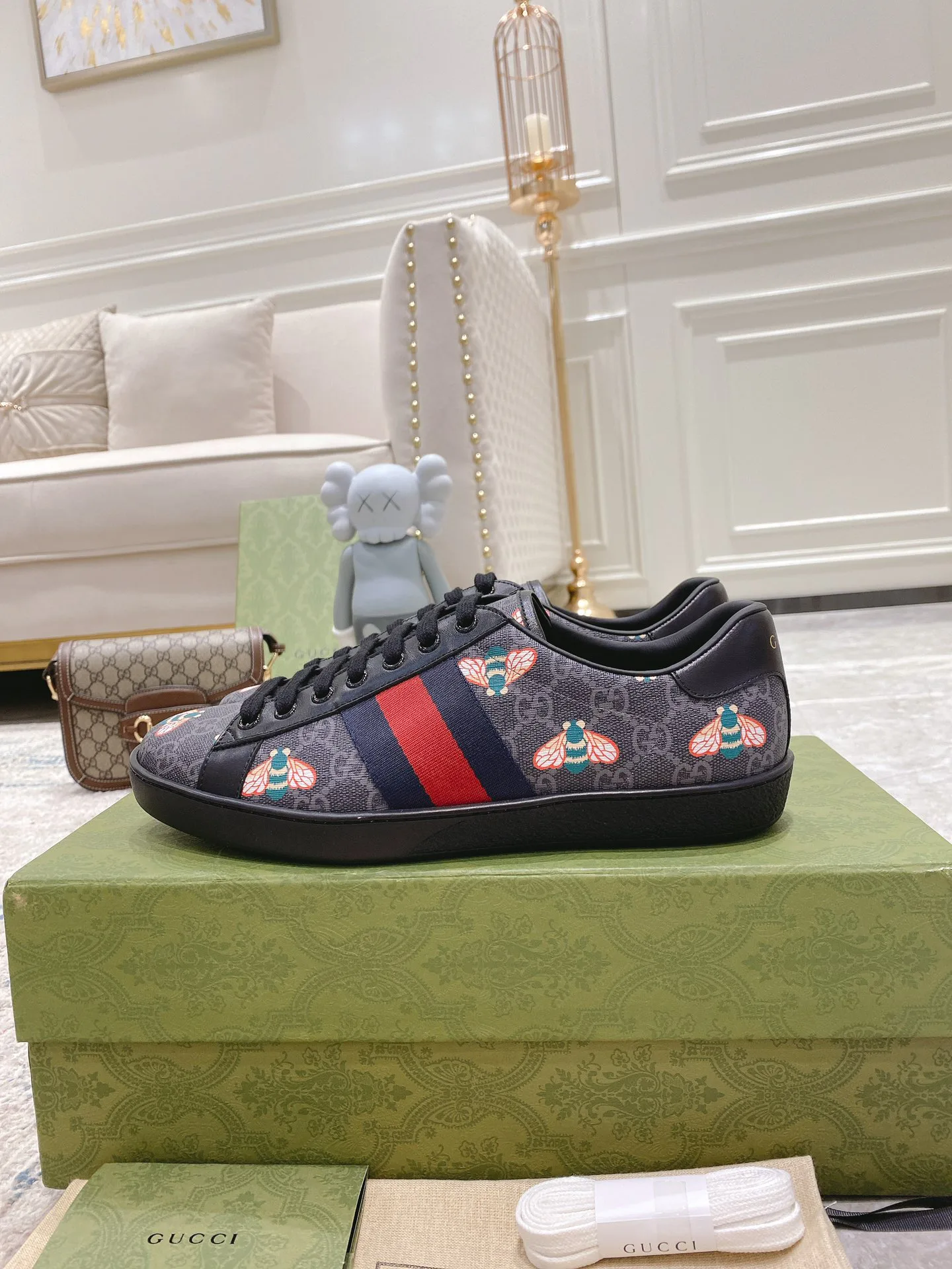 Кроссовки Женские Gucci 17620405