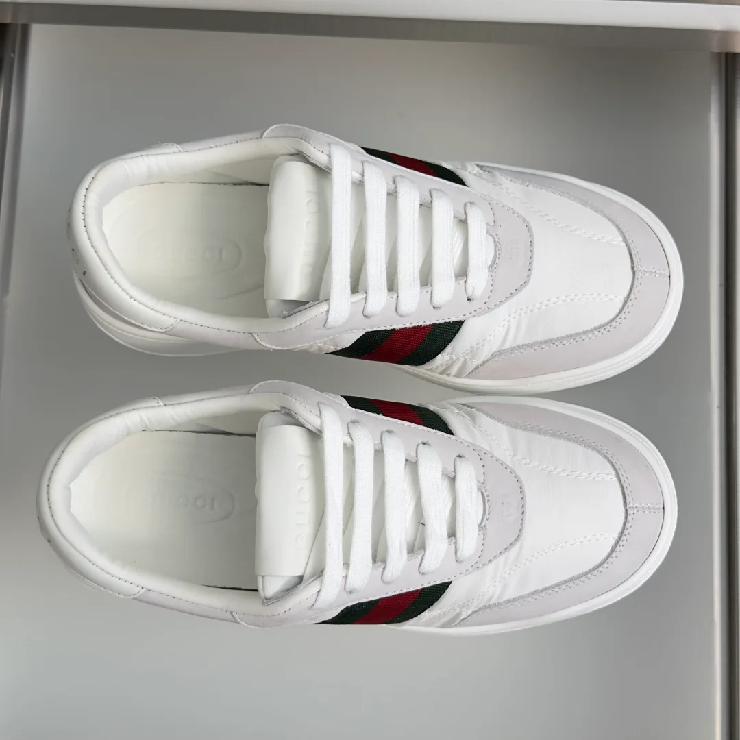 Кроссовки Женские Gucci 17950550