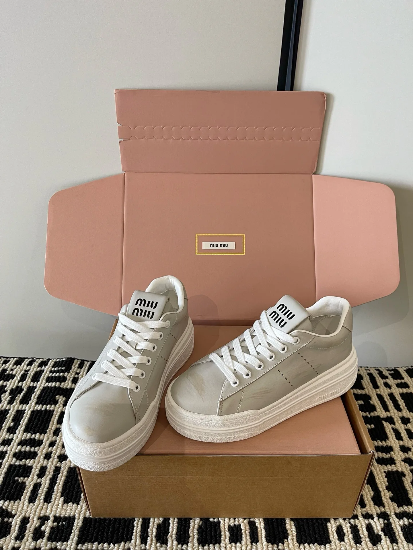 Кроссовки Женские Miu Miu 18234983