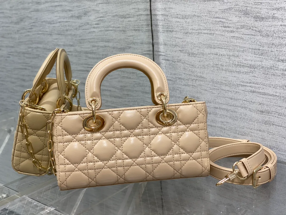 Классические Сумки Женские Christian Dior 17770379