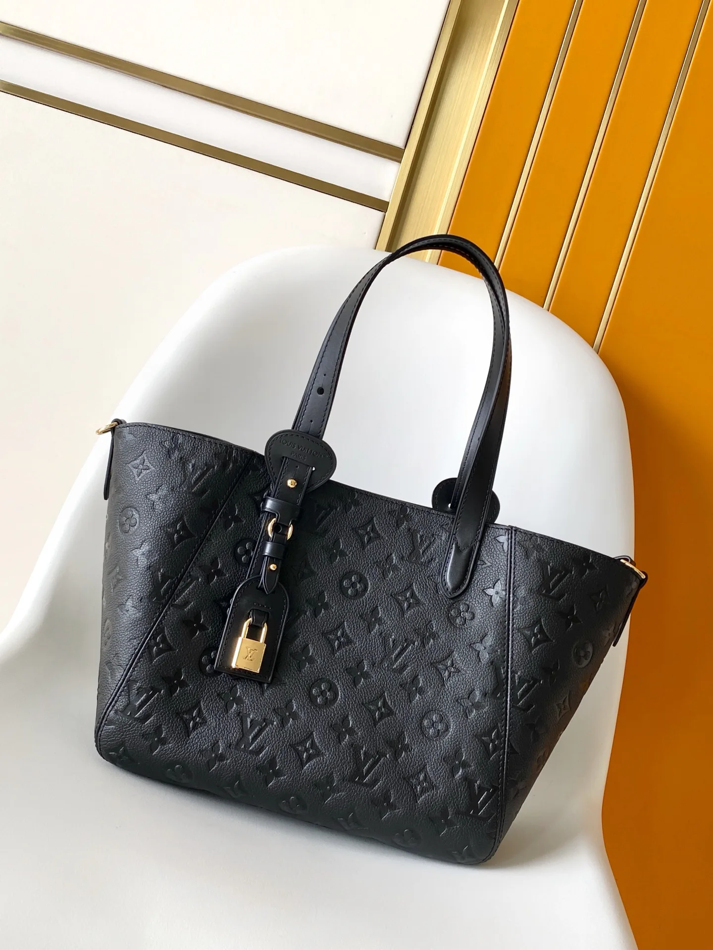 Классические Сумки Женские Louis Vuitton 17813551
