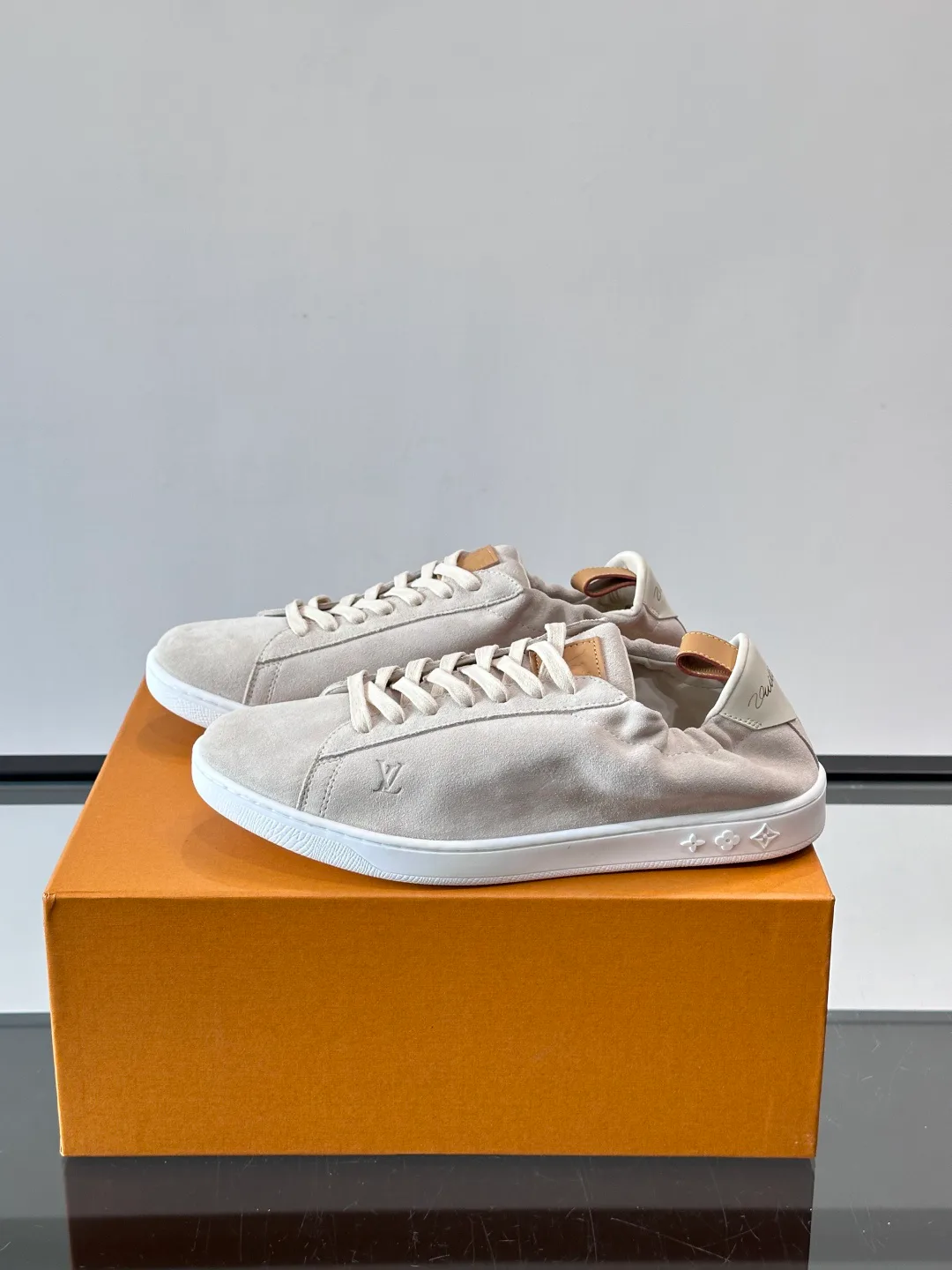 Кроссовки Мужские Louis Vuitton 18263695