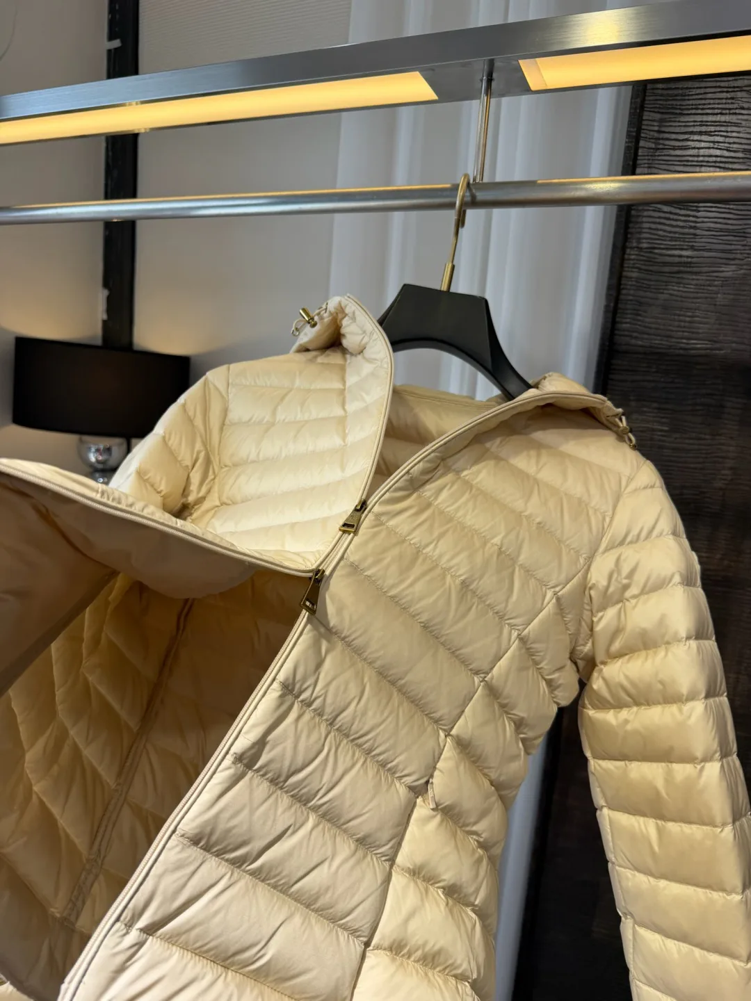 Куртки И Пуховики Женские Moncler 19602219
