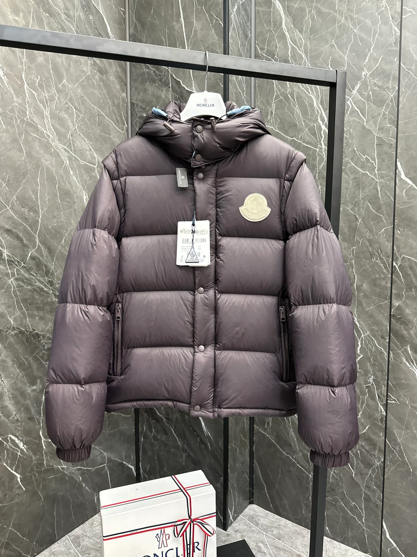 Куртки И Пуховики Женские Moncler 18609612