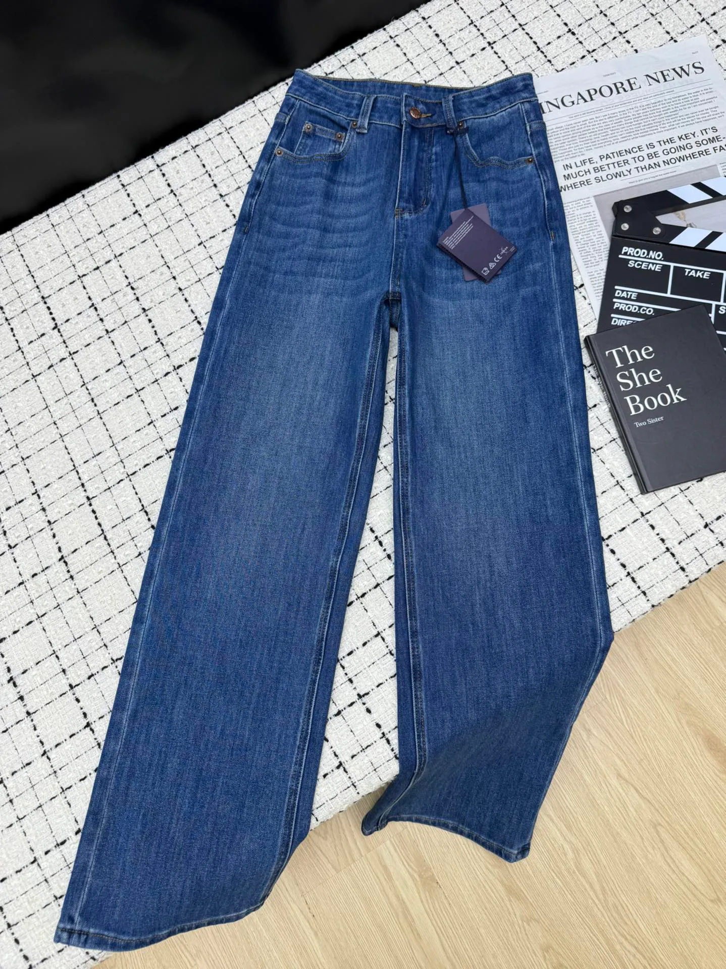 Джинсы Женские Prada 11737701