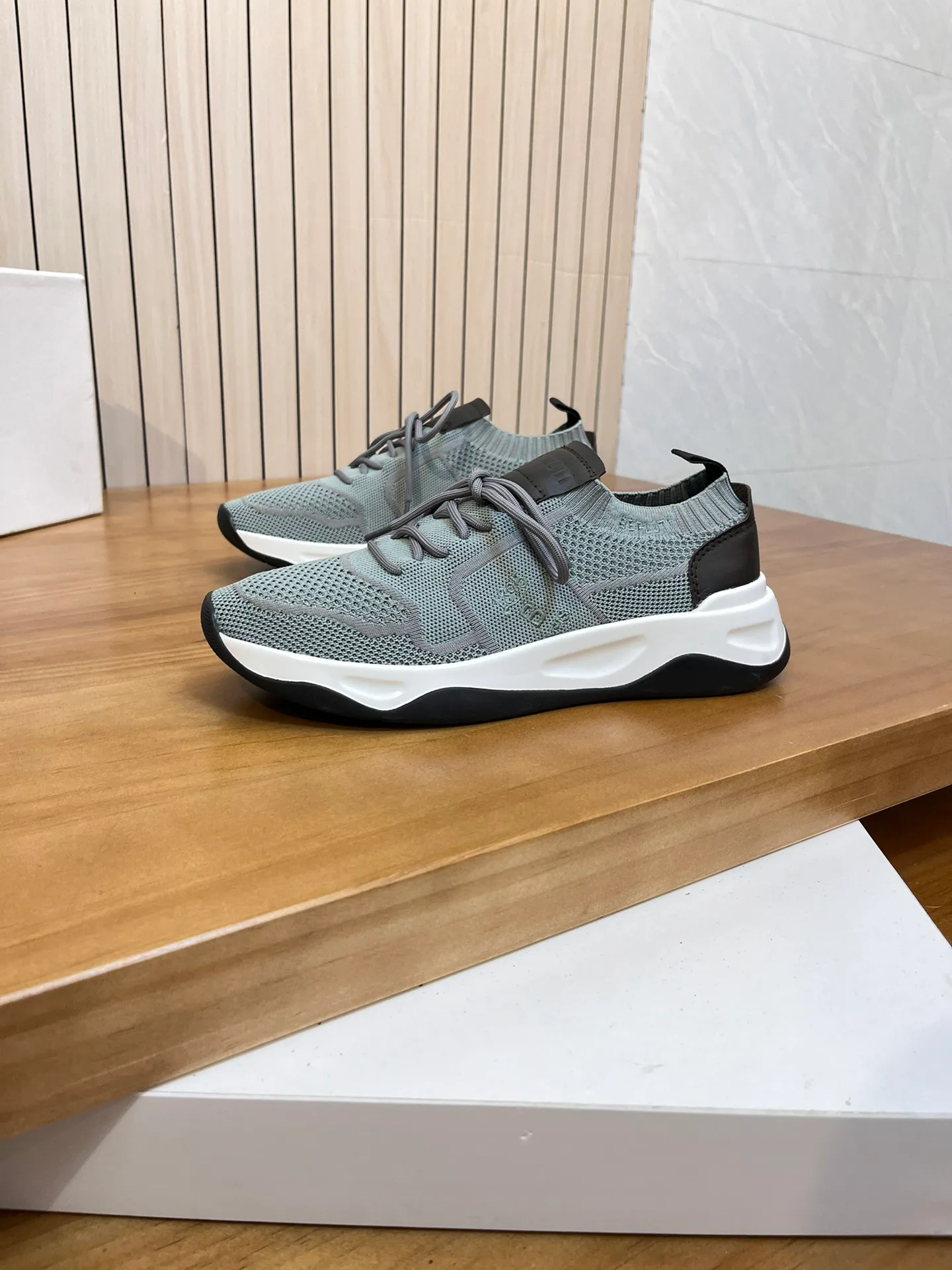 Кроссовки Женские Berluti 462866