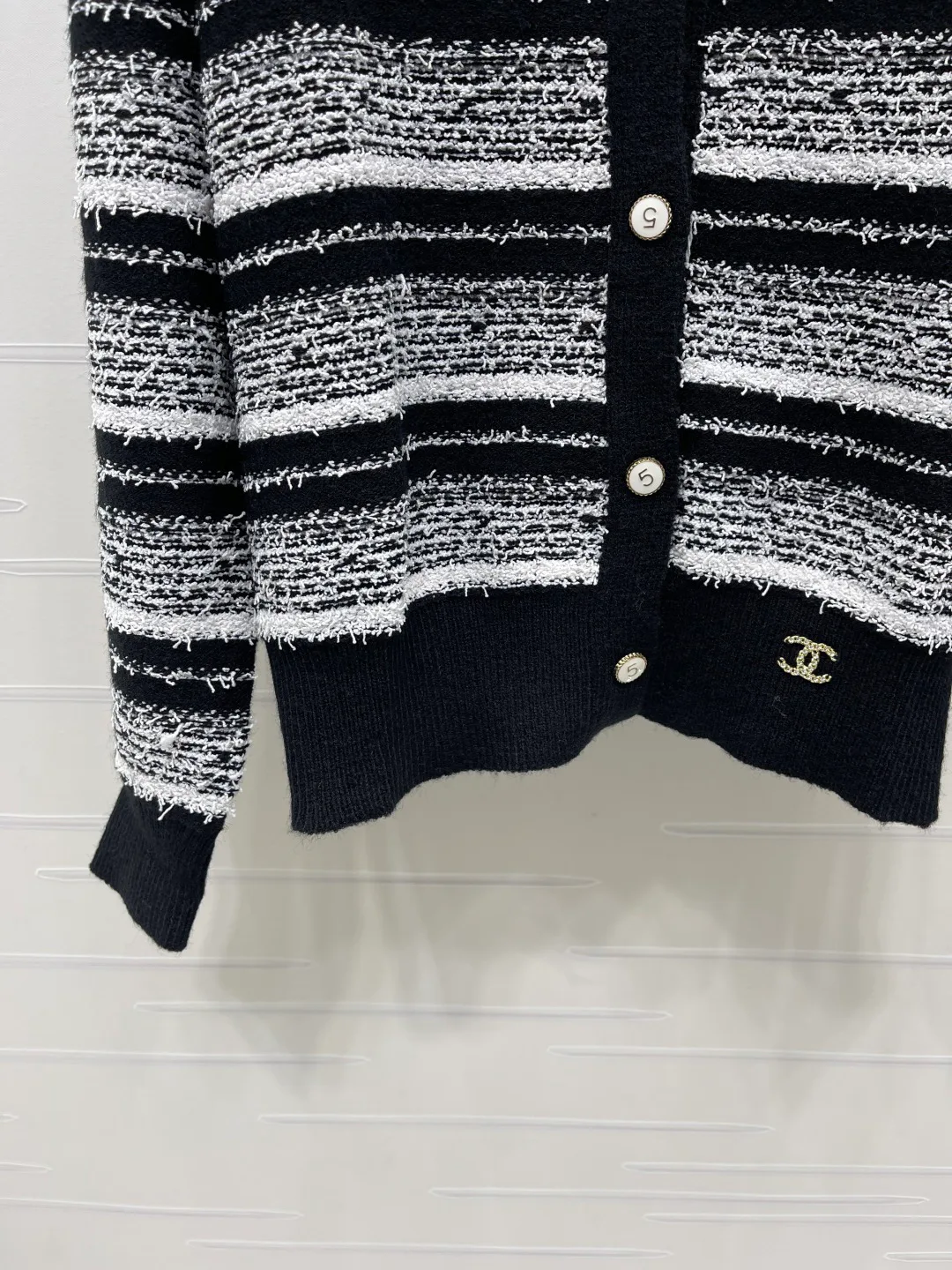 Джемперы И Свитеры Женские Chanel 18038543