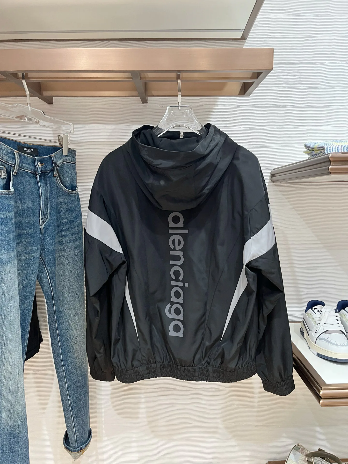 Куртки И Пуховики Мужские Balenciaga 11392202