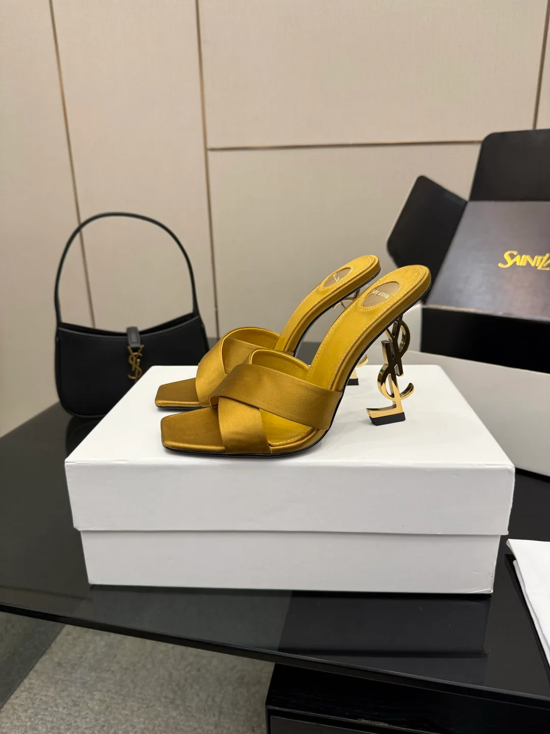 Босоножки Женские Saint Laurent 11239886
