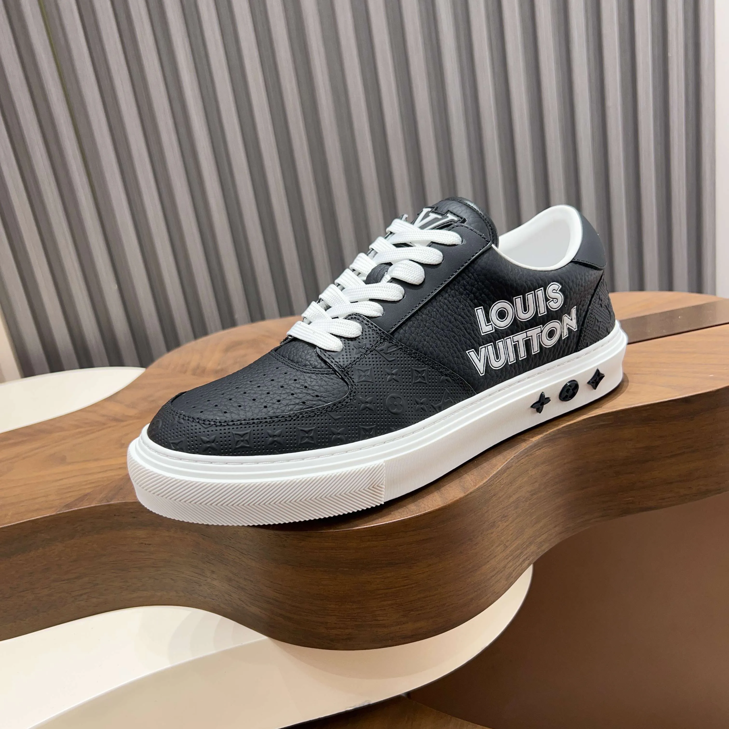 Кроссовки Мужские Louis Vuitton 17921406