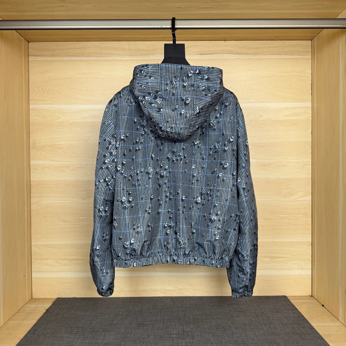 Куртки И Пуховики Мужские Louis Vuitton 13563967