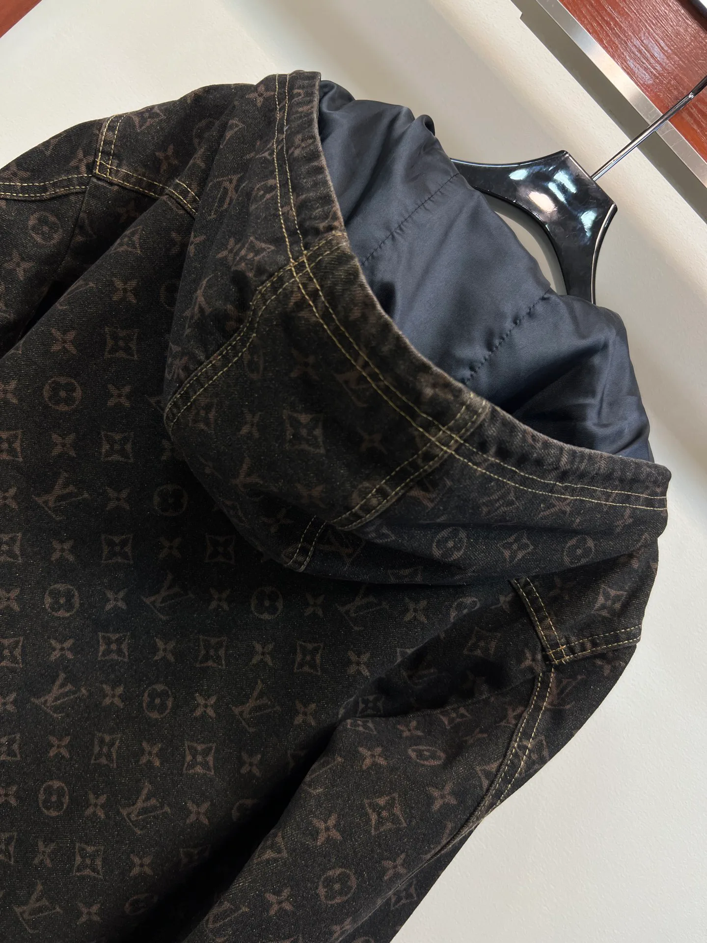 Куртки И Пуховики Женские Louis Vuitton 19222836