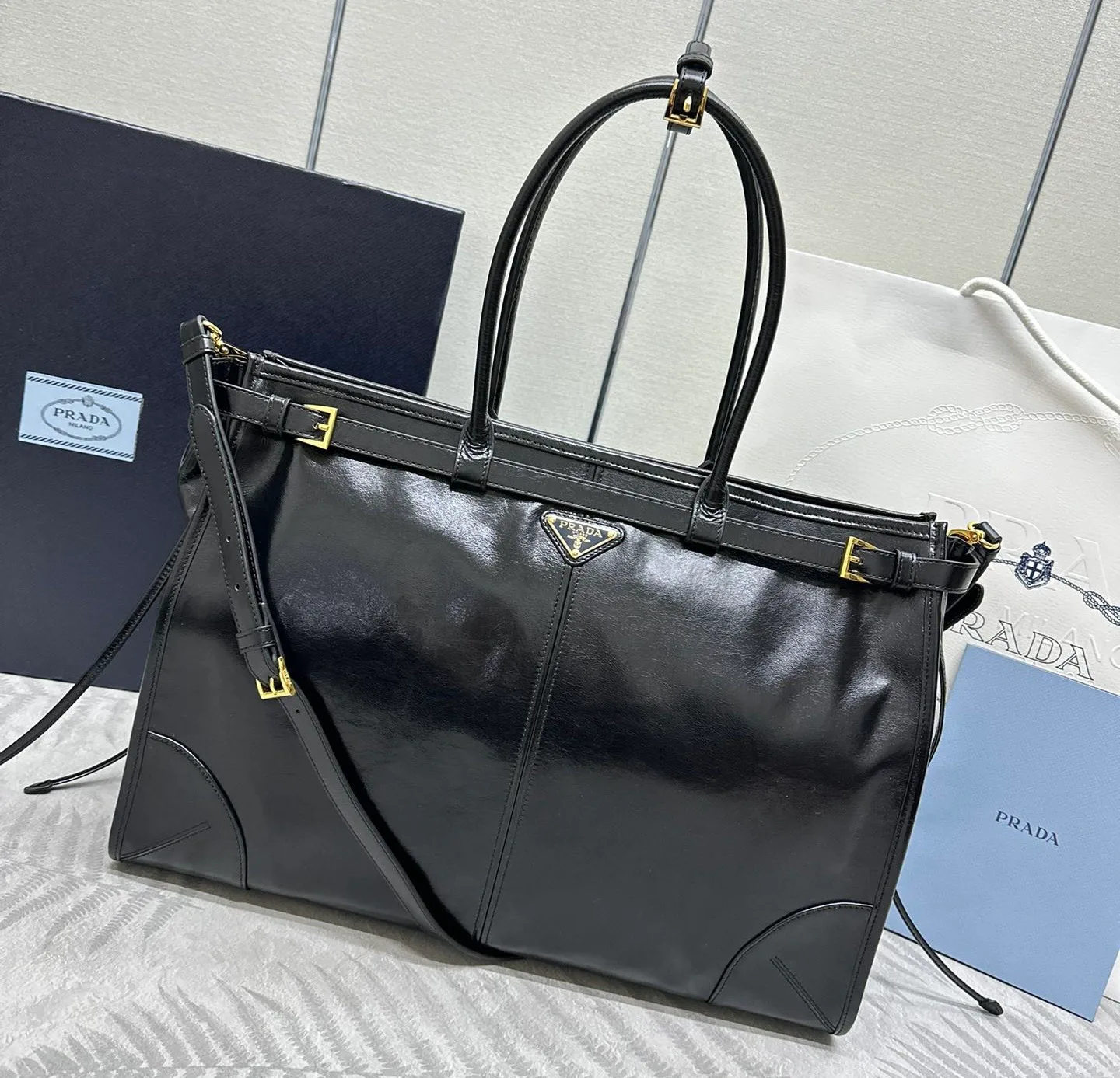 Классические Сумки Женские Prada 11462564
