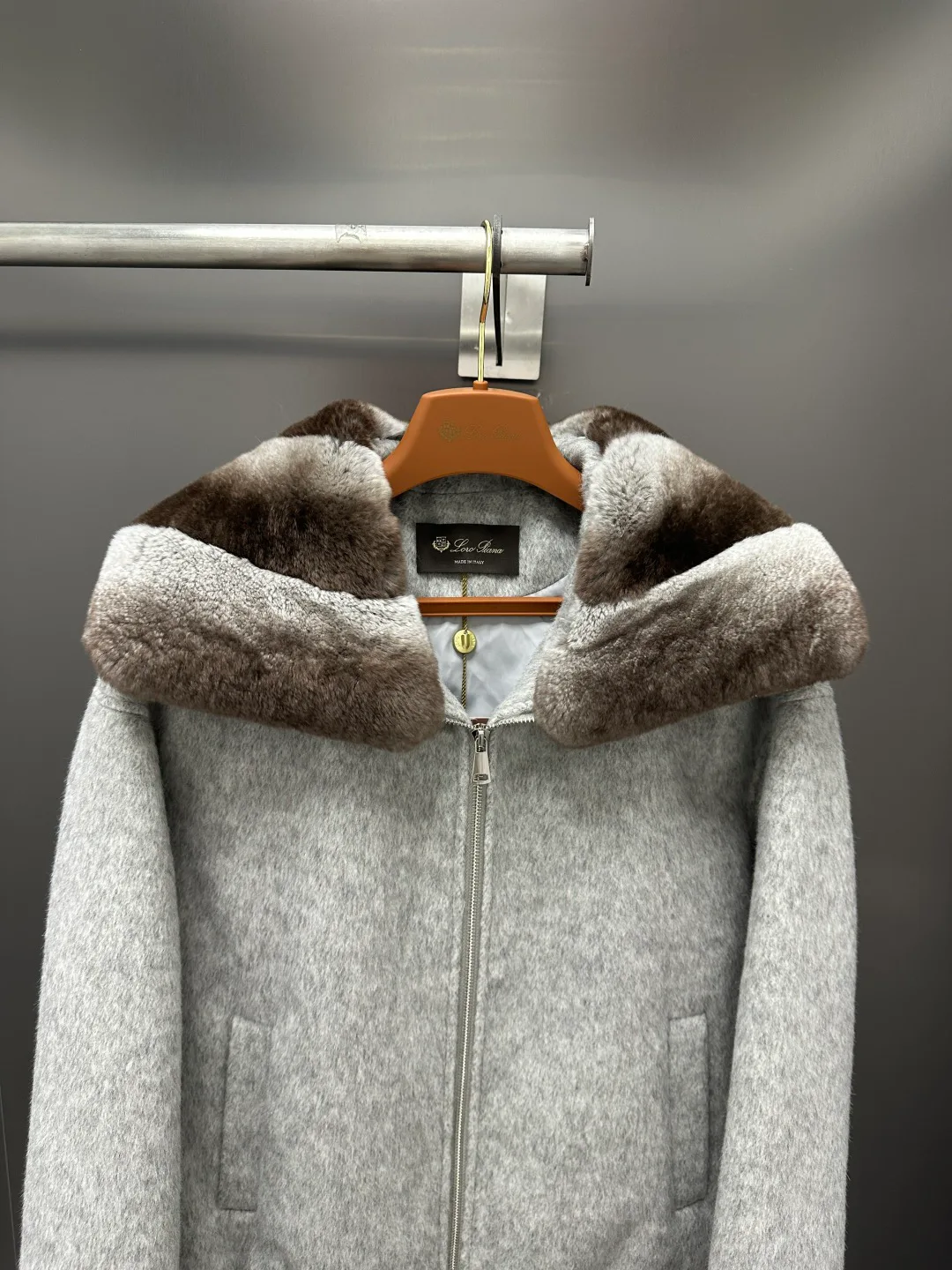 Куртки И Пуховики Женские Loro Piana 18702453