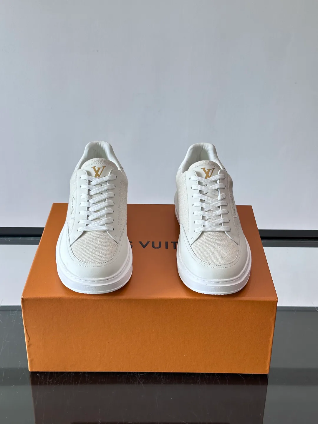 Кроссовки Женские Louis Vuitton 18102292
