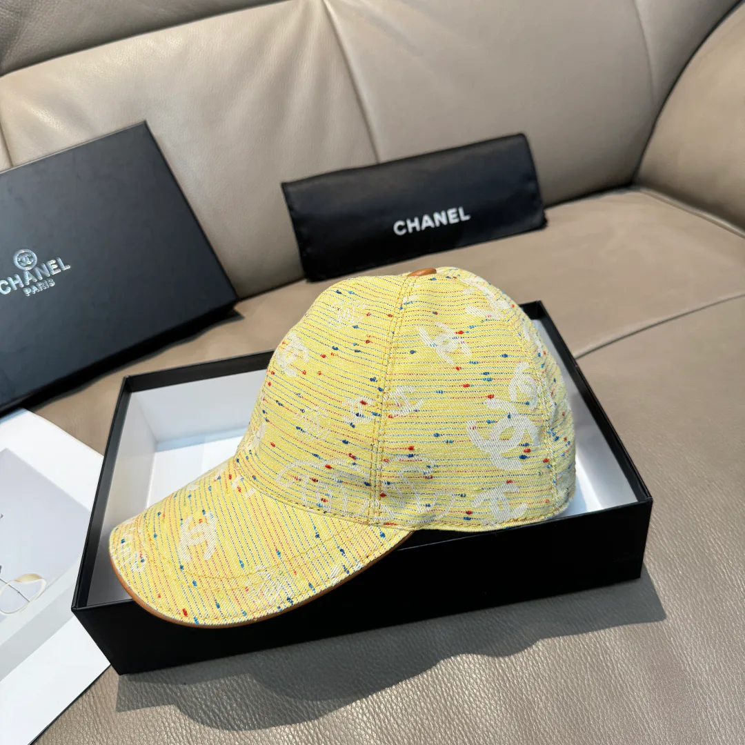 Головные Уборы Chanel 18347066