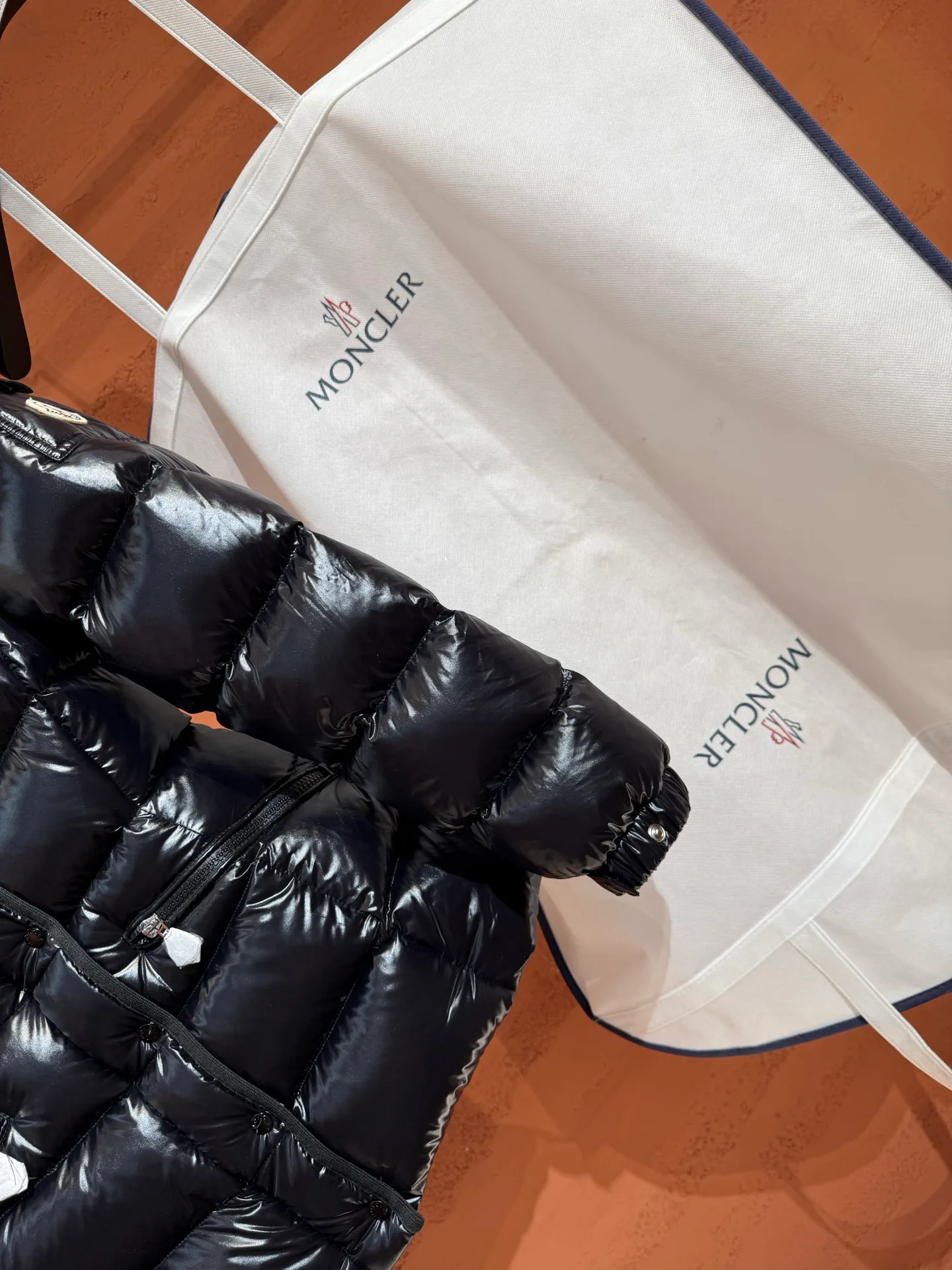 Куртки И Пуховики Женские Moncler 20100036