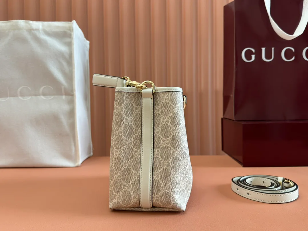 Классические Сумки Женские Gucci 11565795
