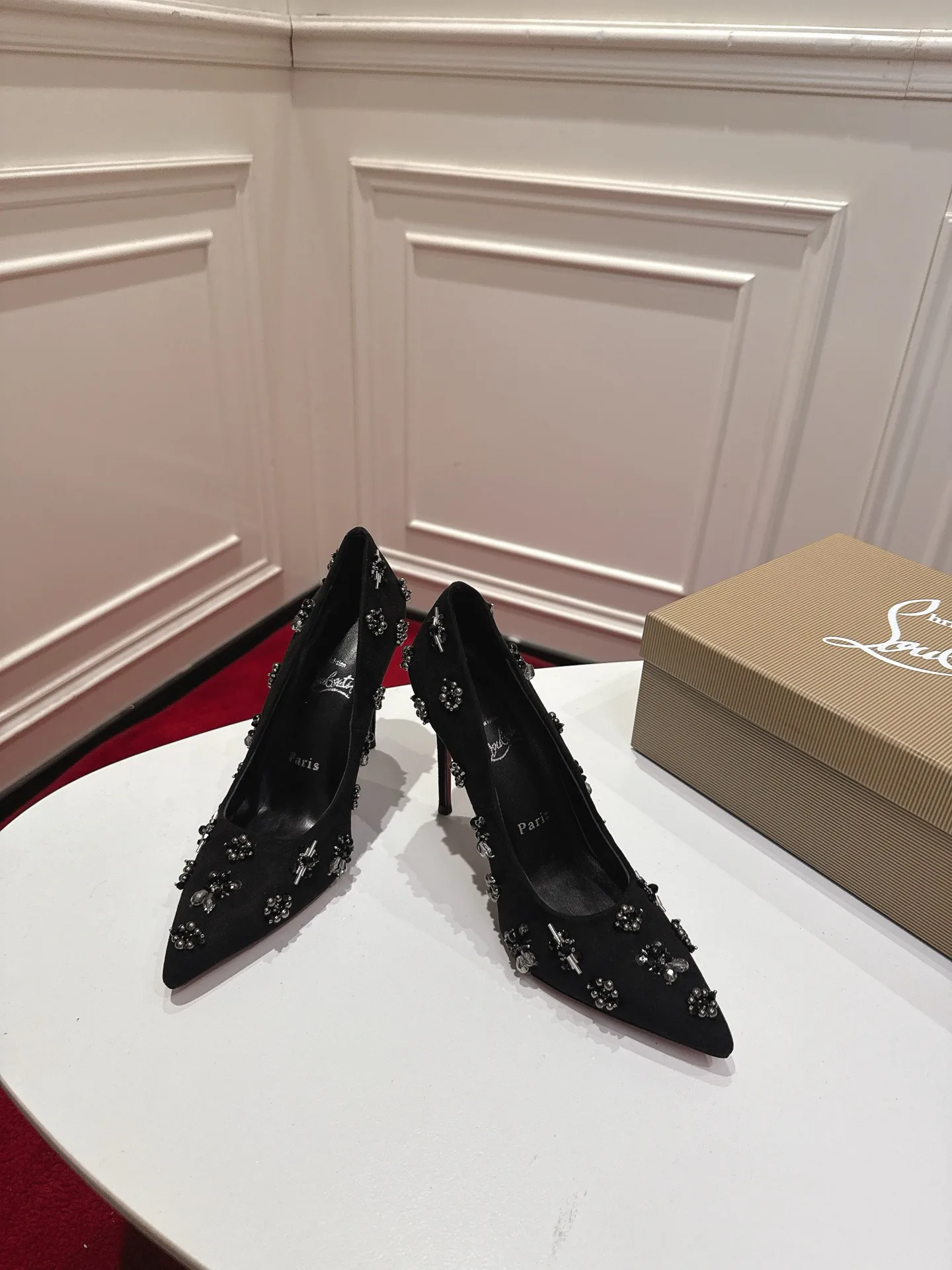 Туфли Женские Christian Louboutin 17057834