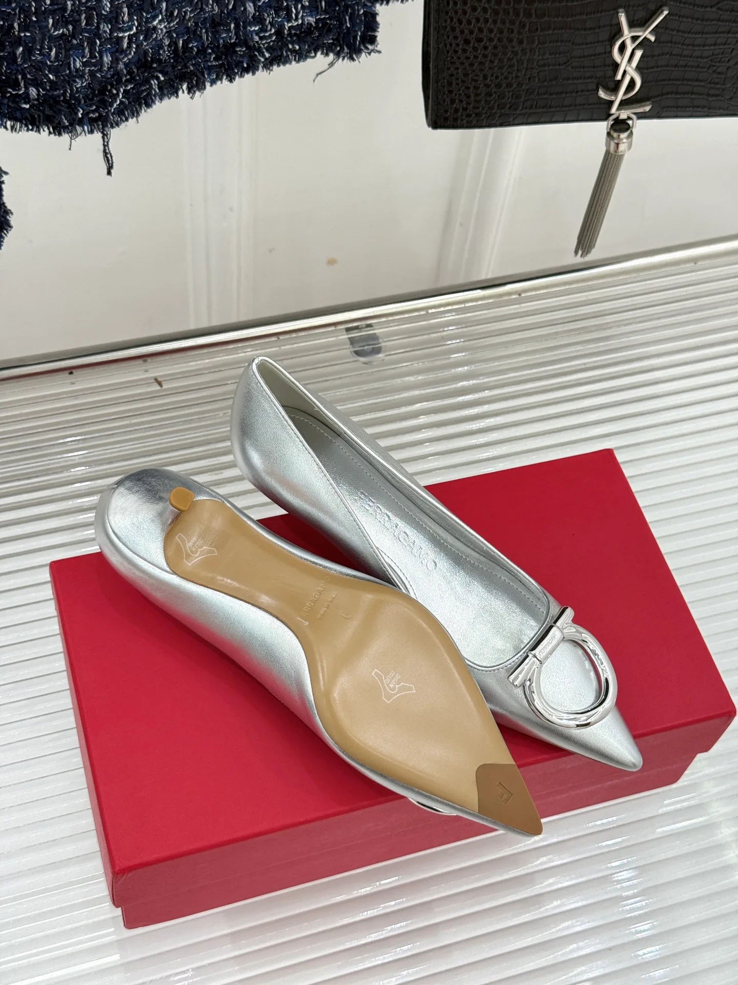 Туфли Женские Salvatore Ferragamo 18104112