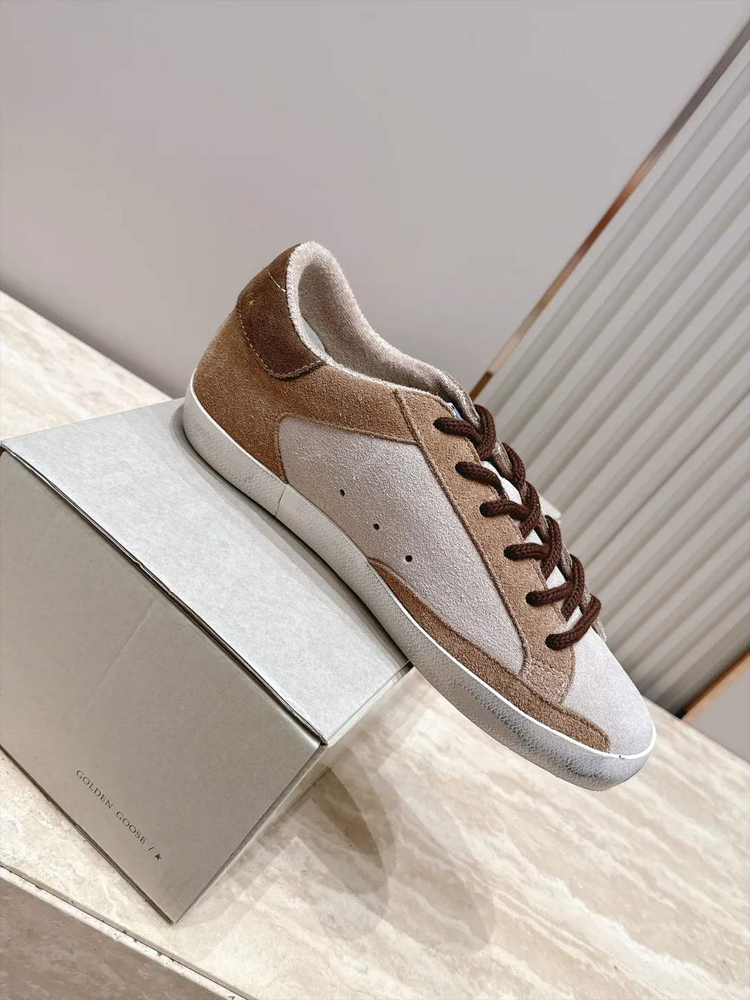 Кроссовки Женские Golden Goose 17963443