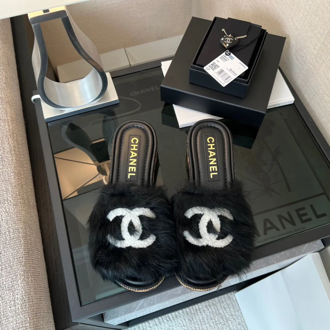 Тапочки Женские Chanel 18549719
