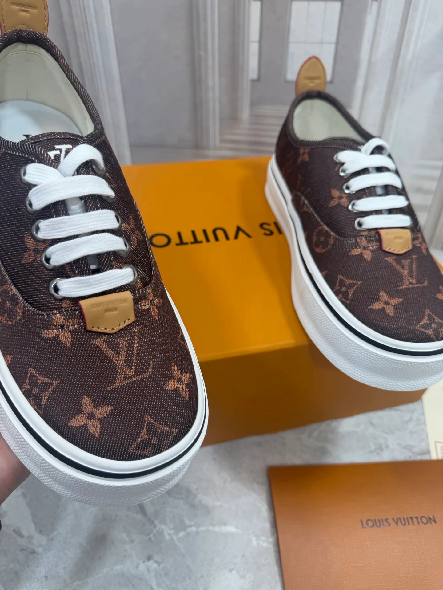 Кроссовки Мужские Louis Vuitton 18190082