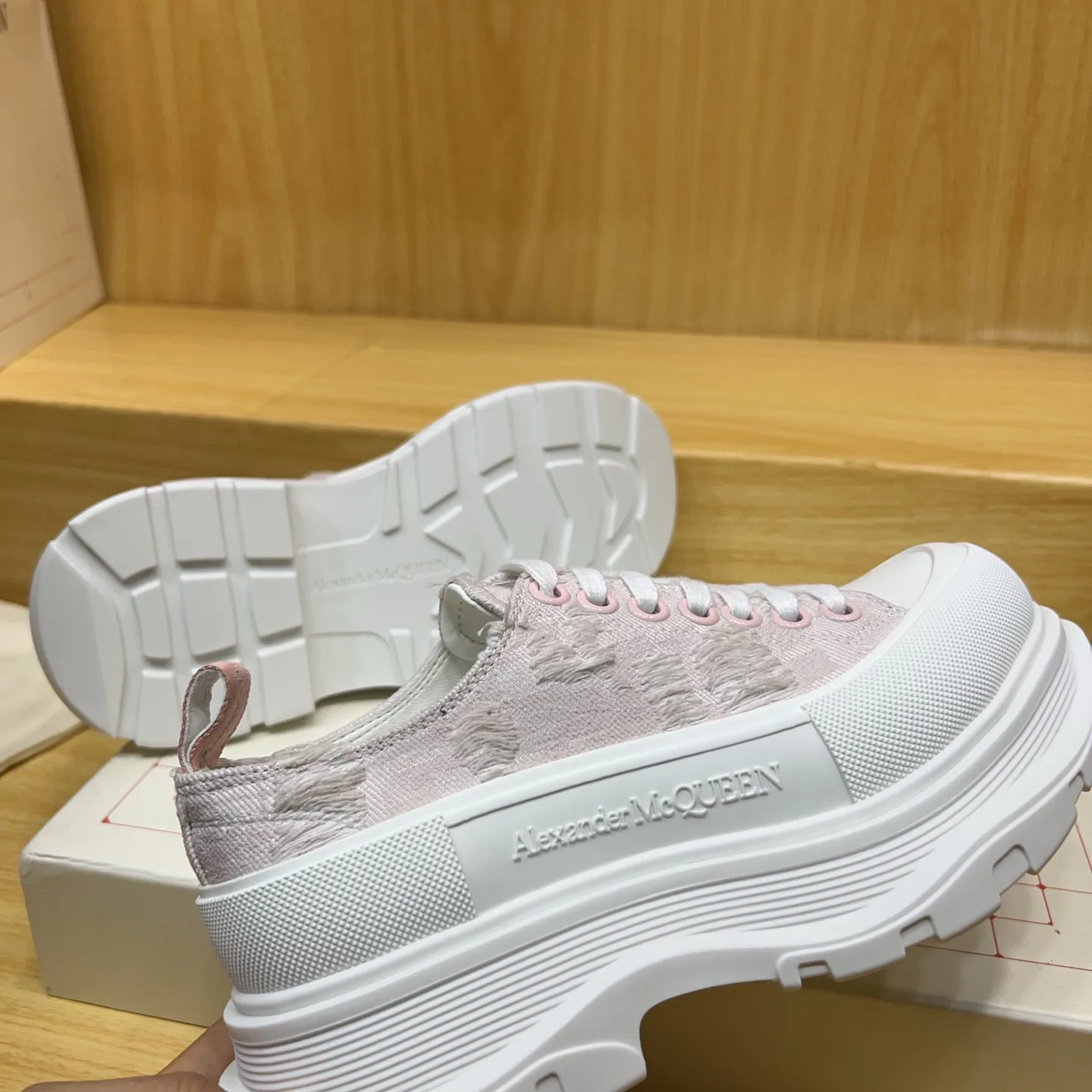 Кроссовки Женские Alexander Mcqueen 17545162
