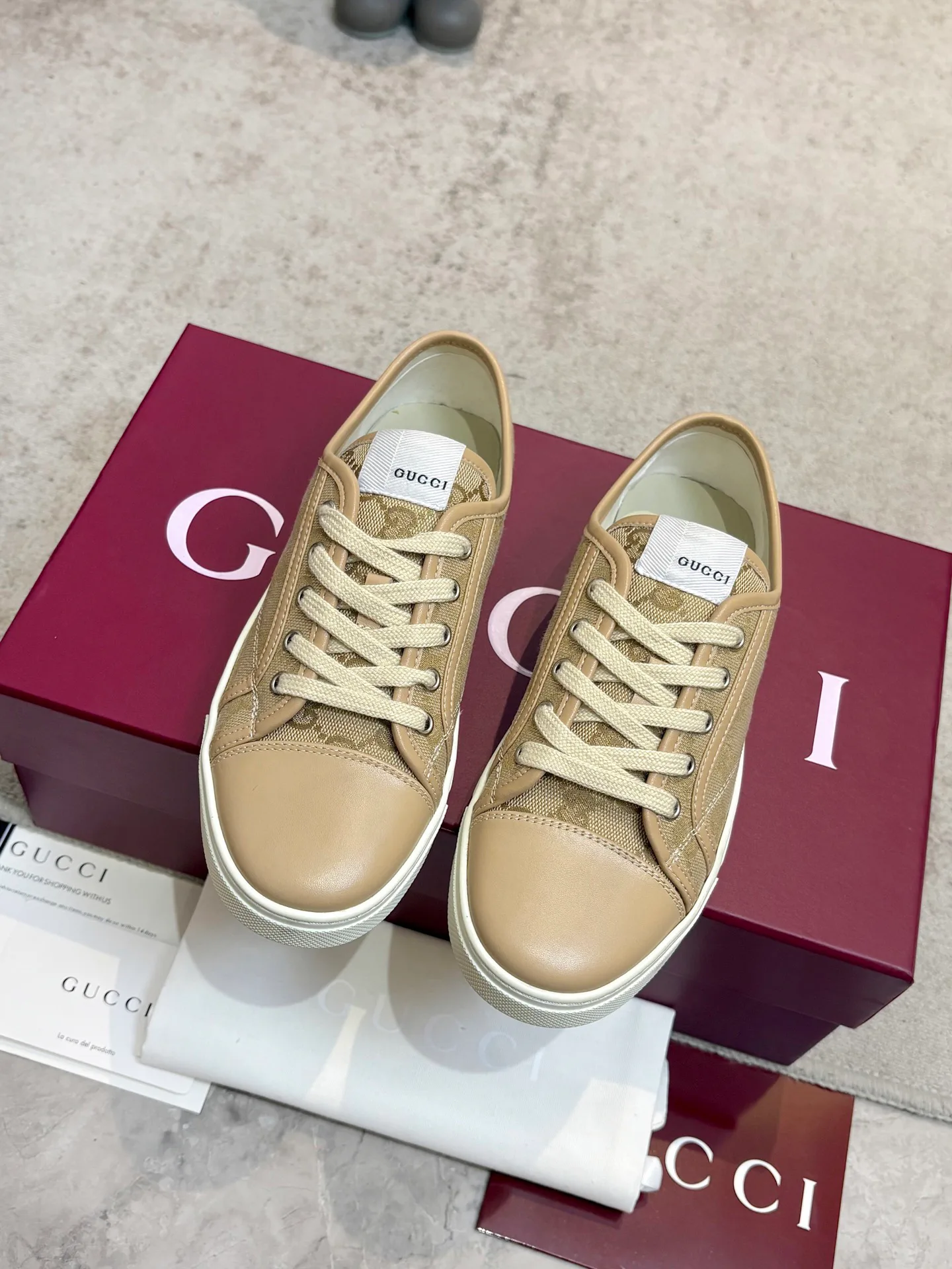 Кроссовки Женские Gucci 18901594