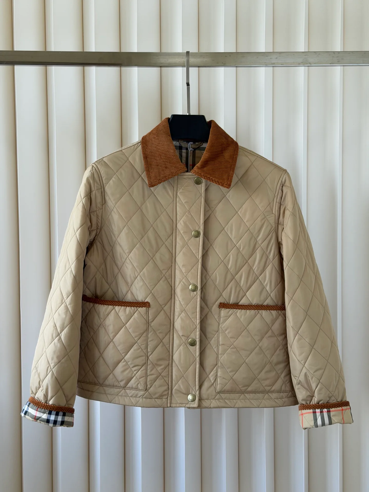 Куртки И Пуховики Женские Burberry 17950219