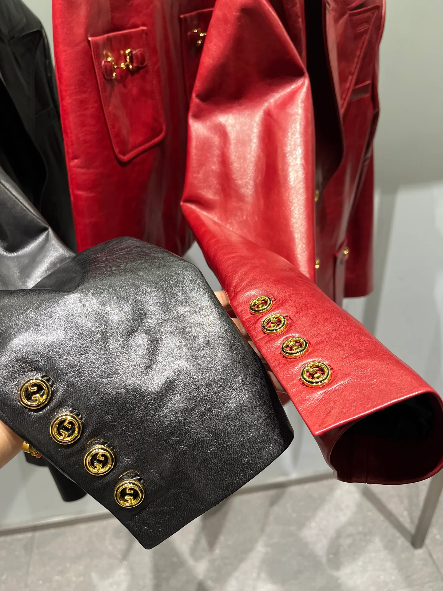 Кожаные Куртки И Дублёнки Женские Gucci 18064727