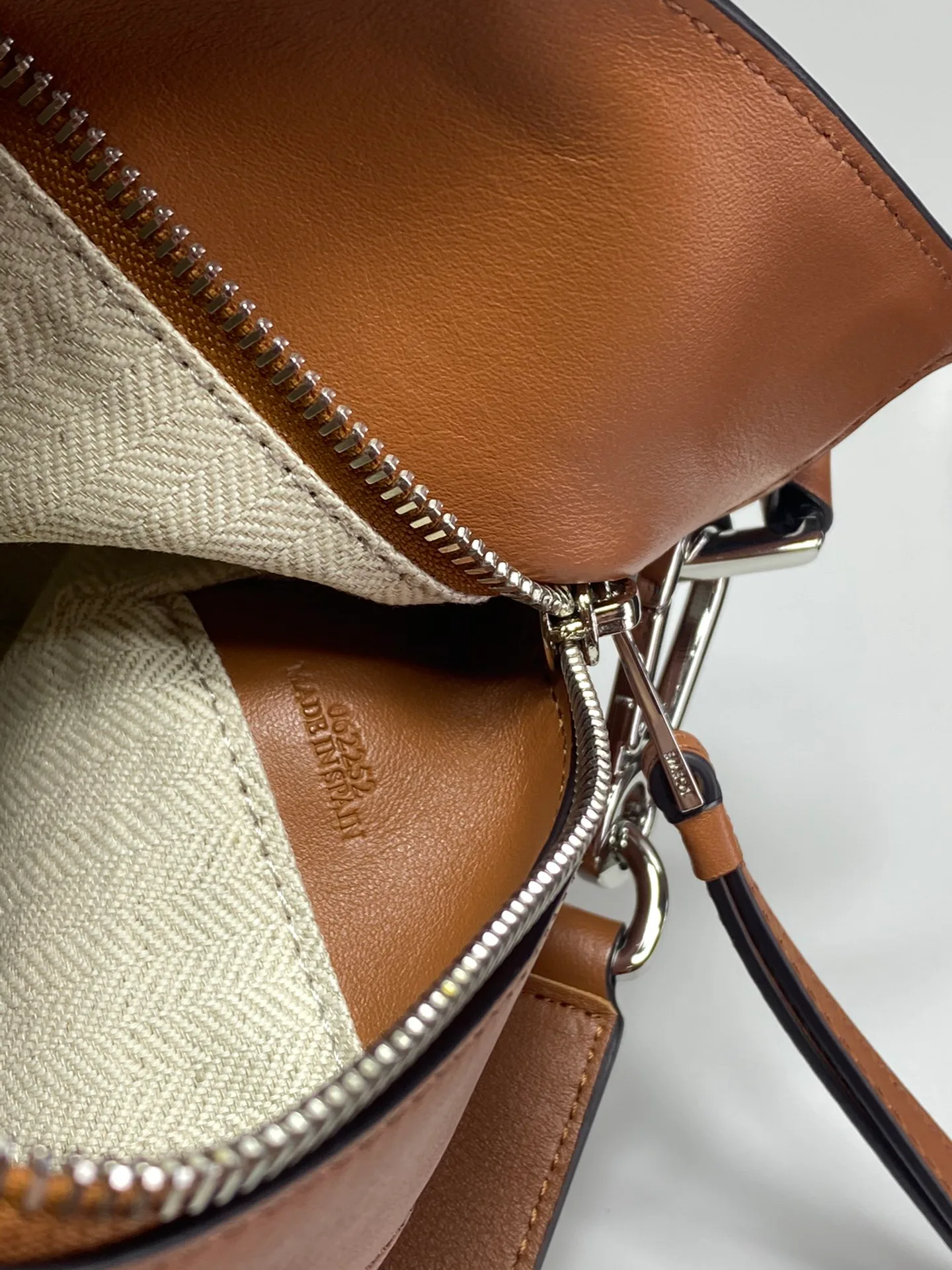 Классические Сумки Женские Loewe 13339545