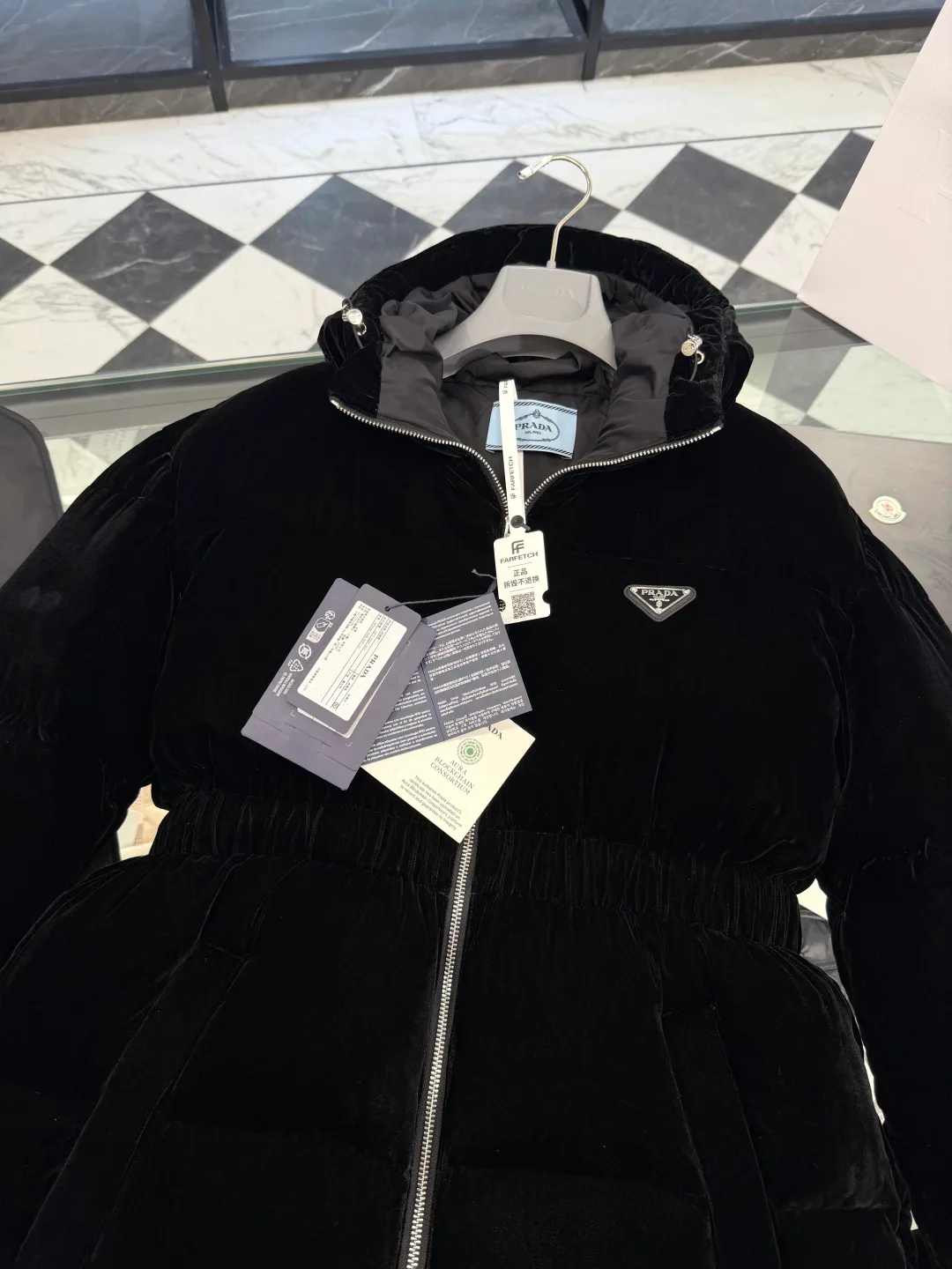 Куртки И Пуховики Женские Prada 19421693