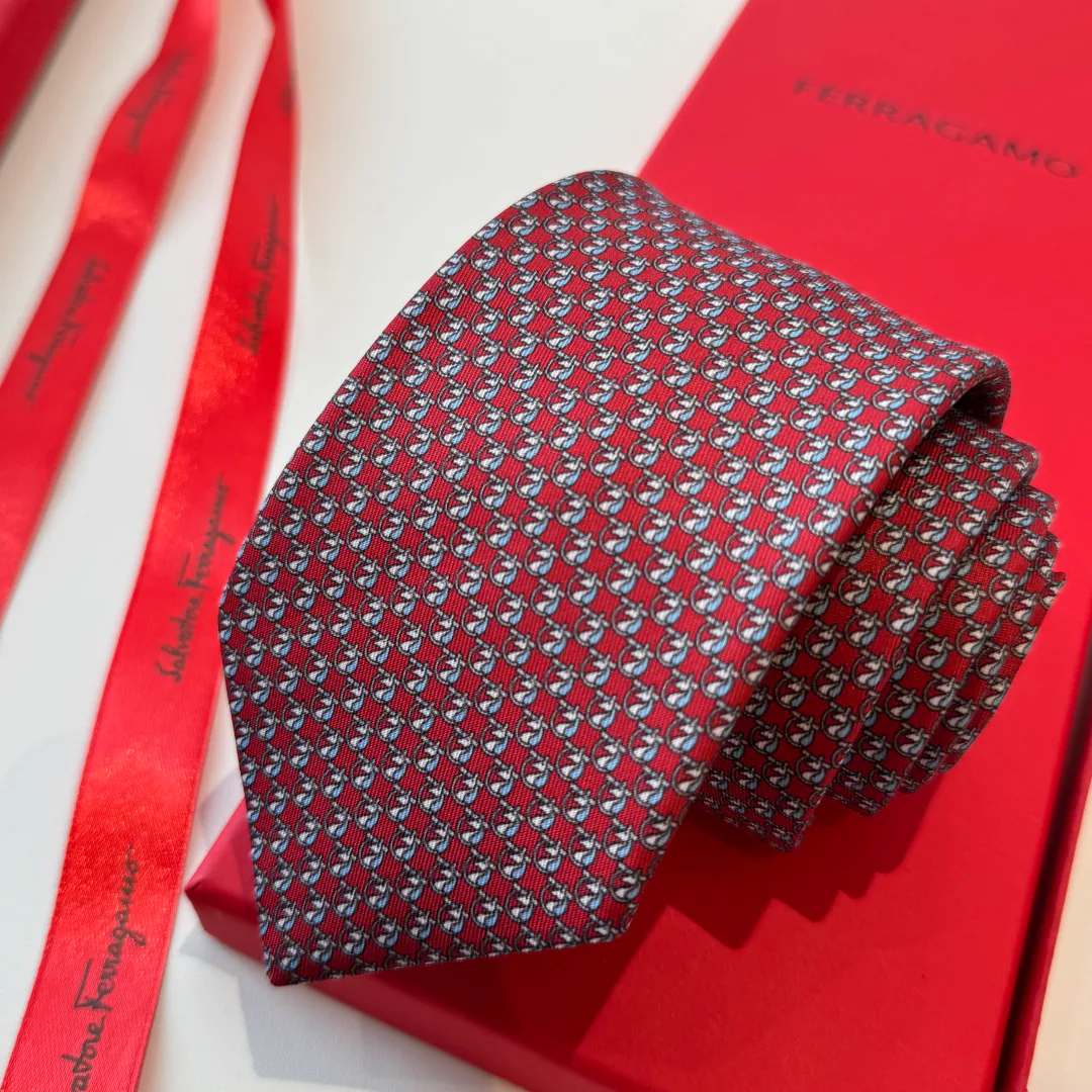 Платки Salvatore Ferragamo 18673753