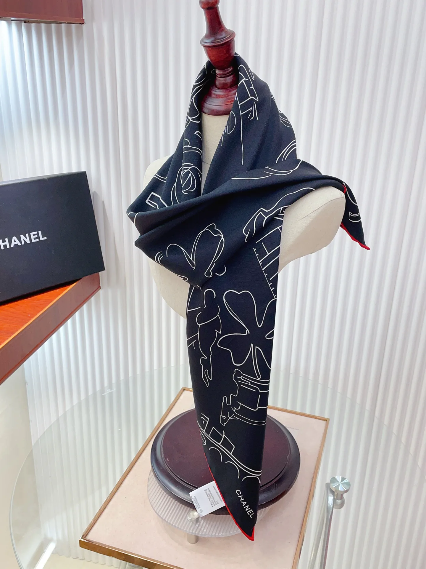 Платки Chanel 13119768