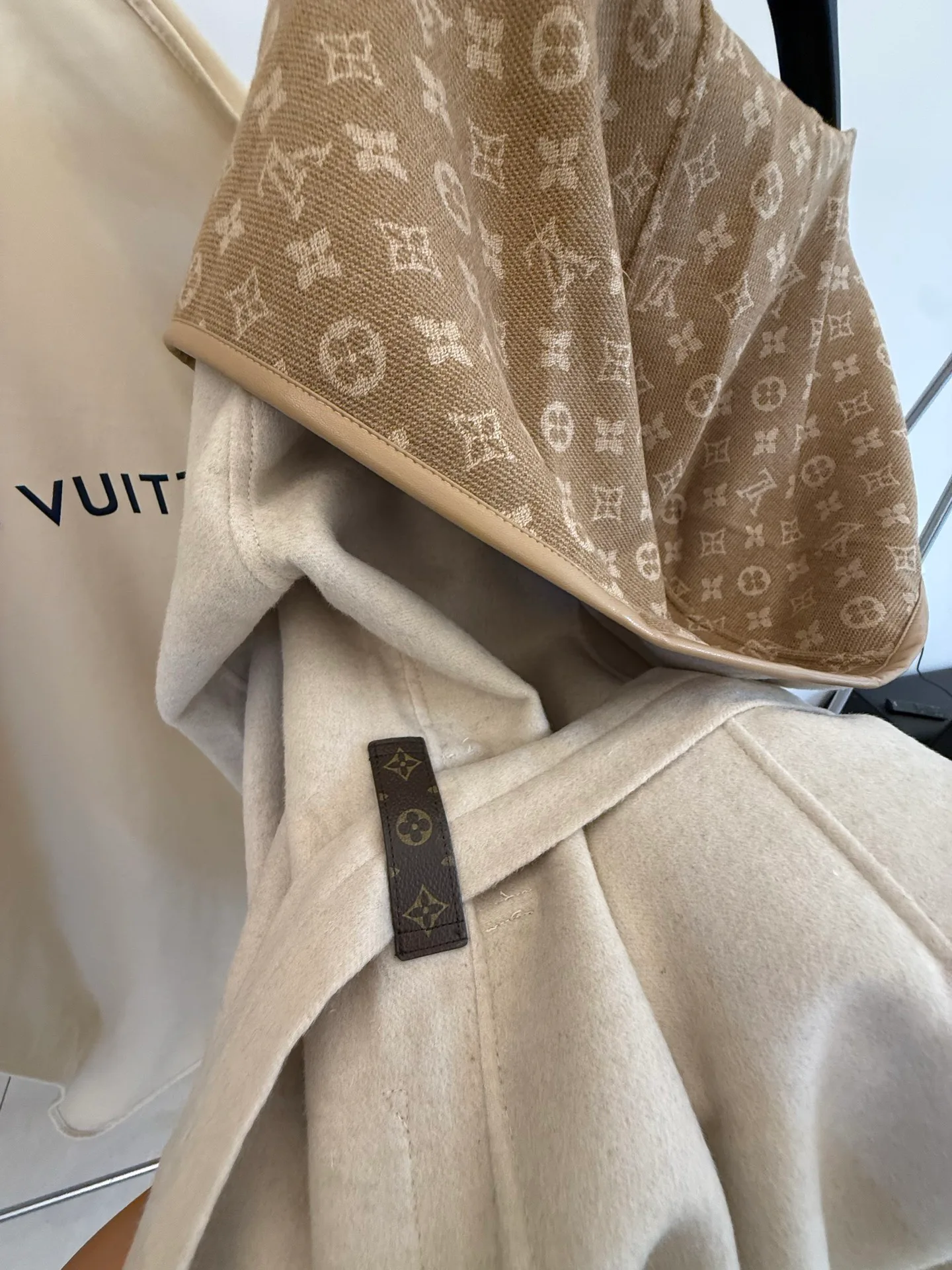 Пальто Женские Louis Vuitton 18594781