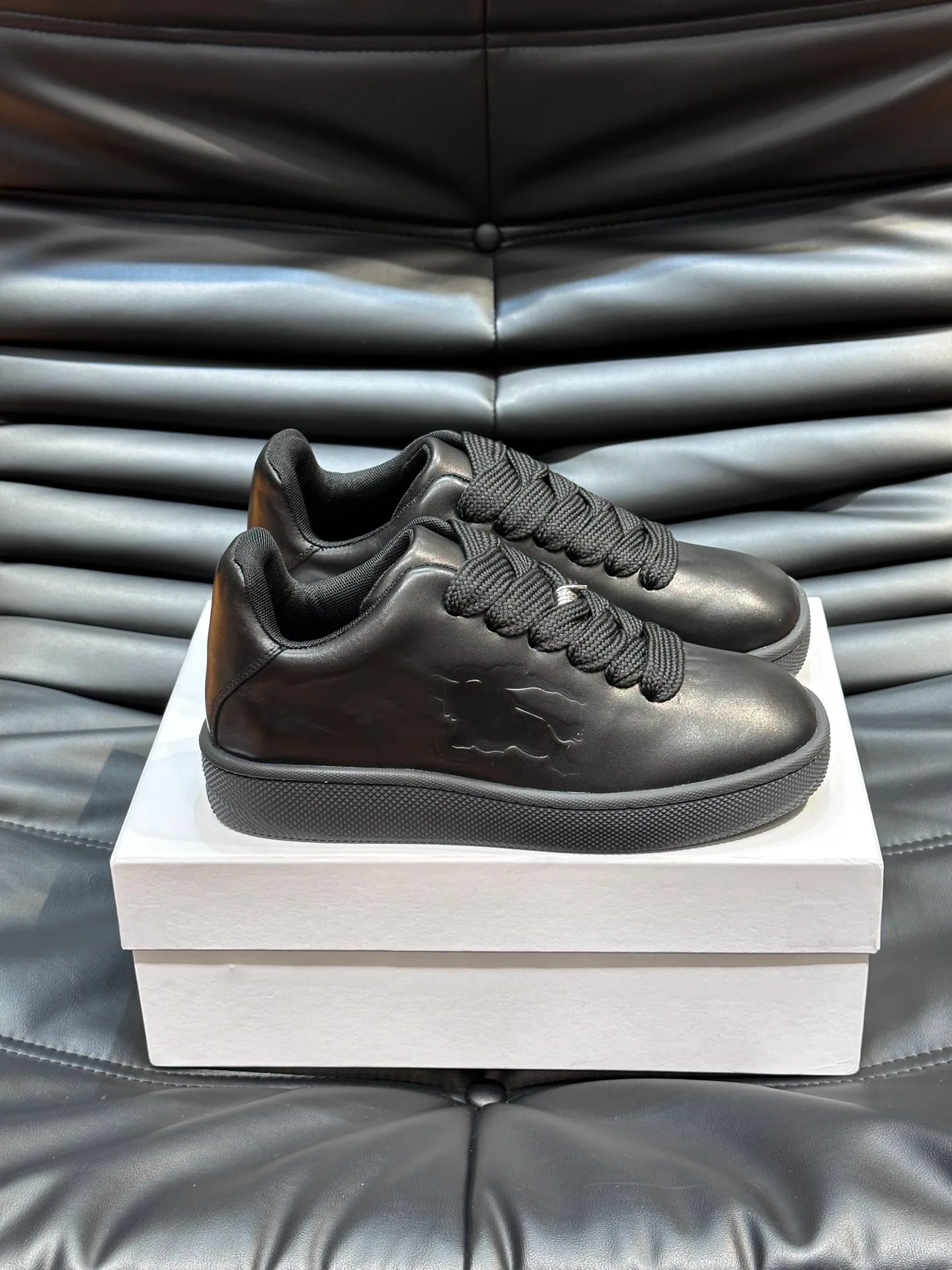 Кроссовки Женские Burberry 18744097