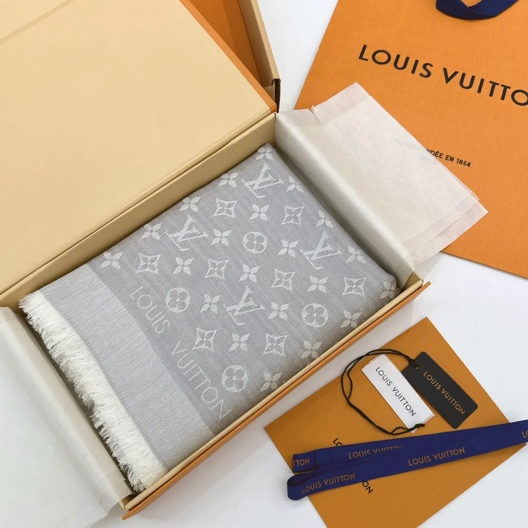 Шарфы Louis Vuitton 17973627